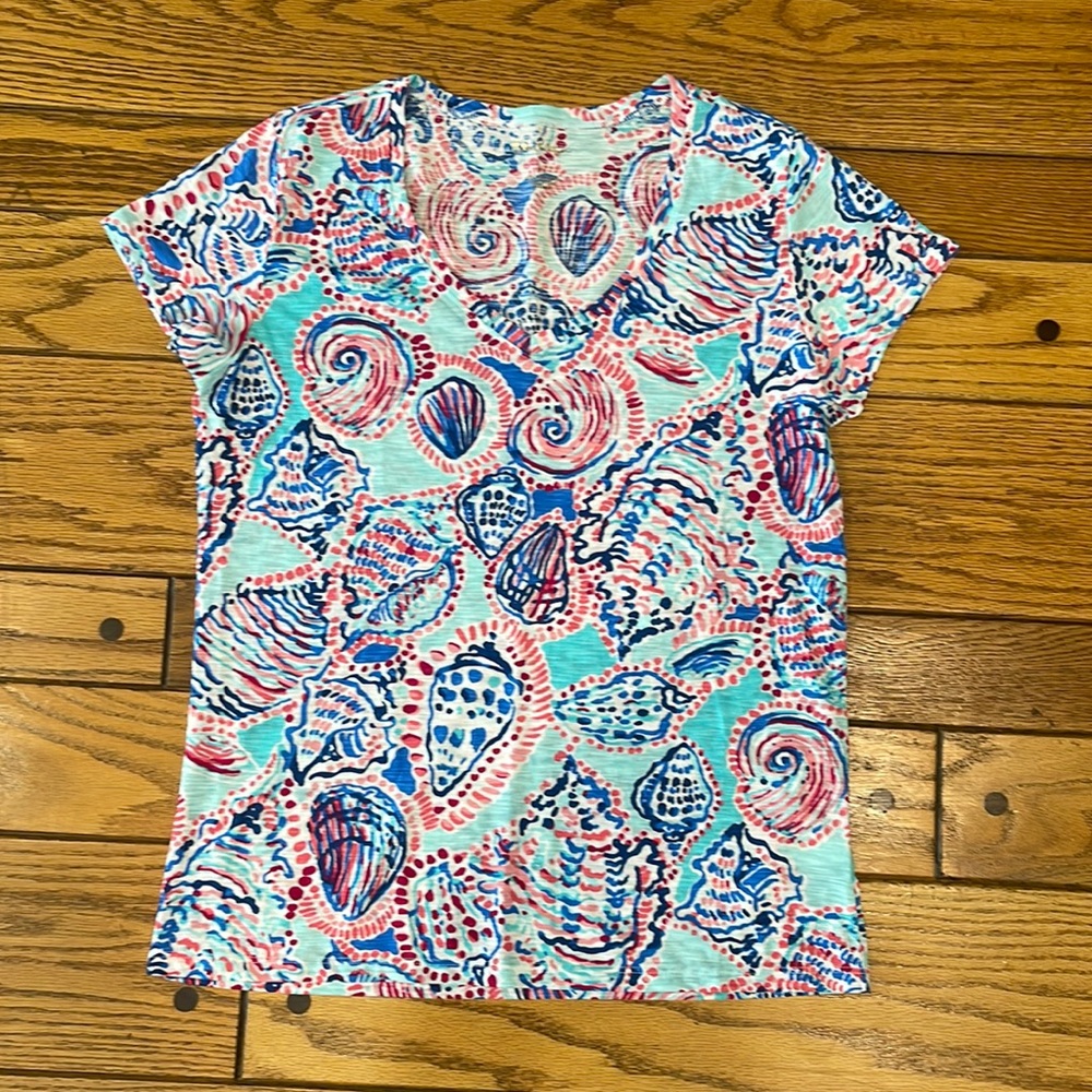 Lily Pulitzer “Sea Shells” V- Neck, Medium